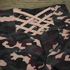 Fabletics Legging sports bra set pink/purple camo